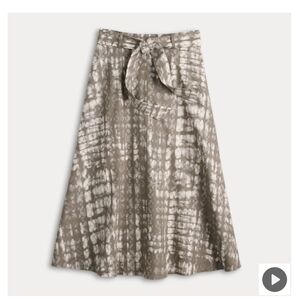 *NWT*Simply Vera Vera Wang Taupe Tie-Dye A-Line Skirt